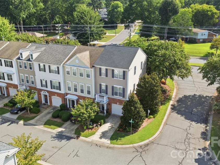 5325 Dockery Drive, Charlotte, NC 28209.  MLS# CAR4424752, YatesRealty ID 51188. 