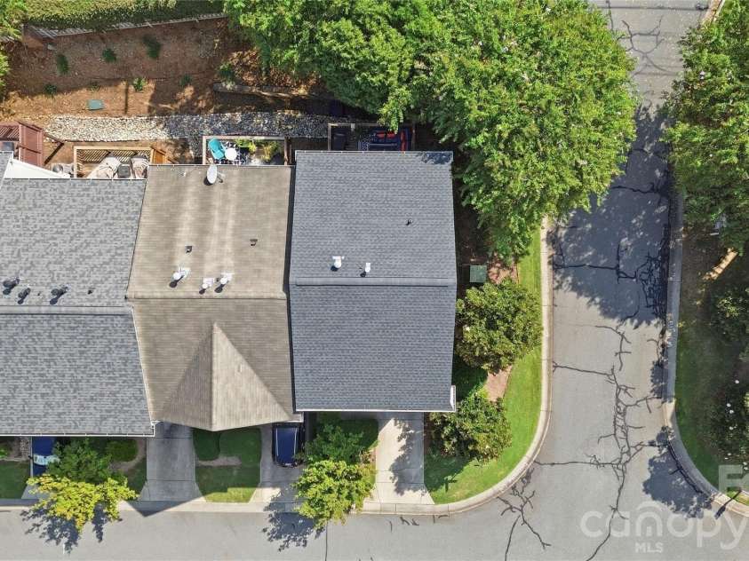 5325 Dockery Drive, Charlotte, NC 28209.  MLS# CAR4424752, YatesRealty ID 51188. 