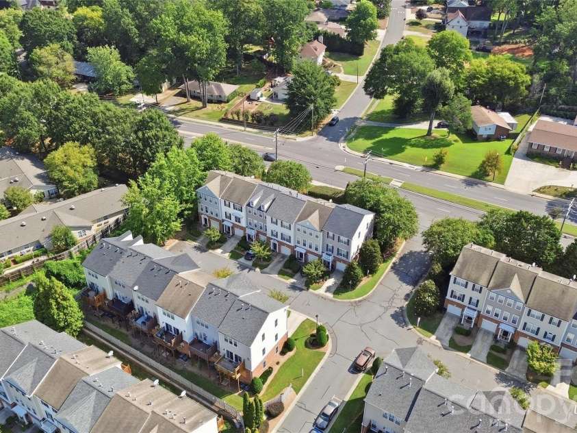 5325 Dockery Drive, Charlotte, NC 28209.  MLS# CAR4424752, YatesRealty ID 51188. 