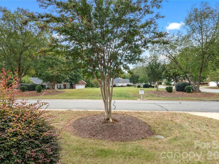 106 Miller Pointe Way, Winston Salem, NC 27106.  MLS# CAR4425145, YatesRealty ID 51189. 