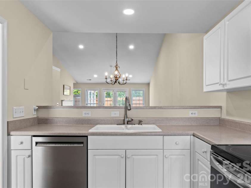 106 Miller Pointe Way, Winston Salem, NC 27106.  MLS# CAR4425145, YatesRealty ID 51189. 