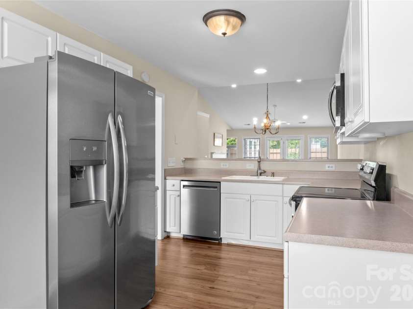 106 Miller Pointe Way, Winston Salem, NC 27106.  MLS# CAR4425145, YatesRealty ID 51189. 