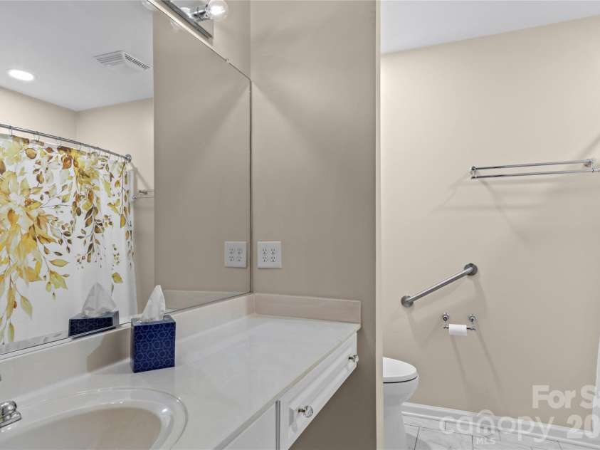 106 Miller Pointe Way, Winston Salem, NC 27106.  MLS# CAR4425145, YatesRealty ID 51189. 