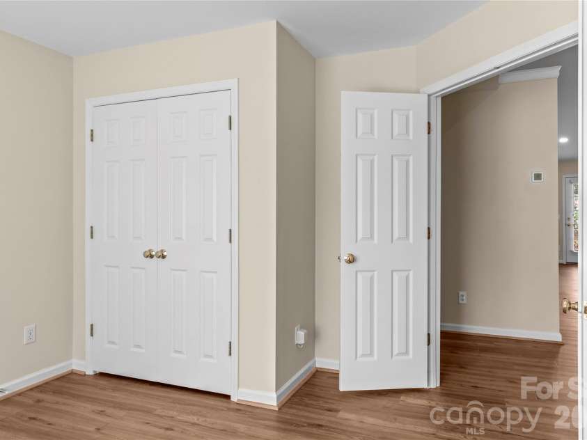 106 Miller Pointe Way, Winston Salem, NC 27106.  MLS# CAR4425145, YatesRealty ID 51189. 