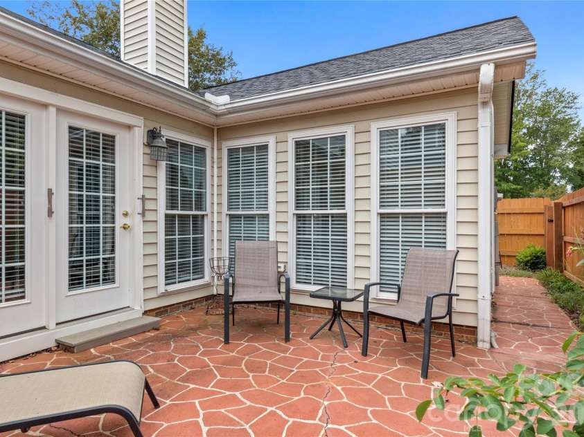 106 Miller Pointe Way, Winston Salem, NC 27106.  MLS# CAR4425145, YatesRealty ID 51189. 