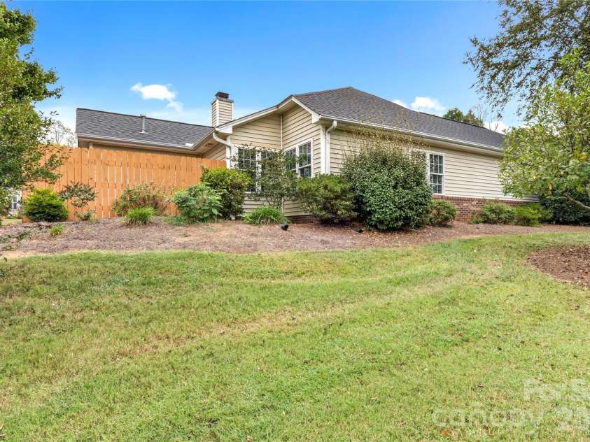 106 Miller Pointe Way, Winston Salem, NC 27106.  MLS# CAR4425145, YatesRealty ID 51189. 