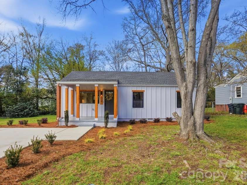 424 Keels Avenue, Rock Hill, SC 29730.  MLS# CAR4358649, YatesRealty ID 5119. 