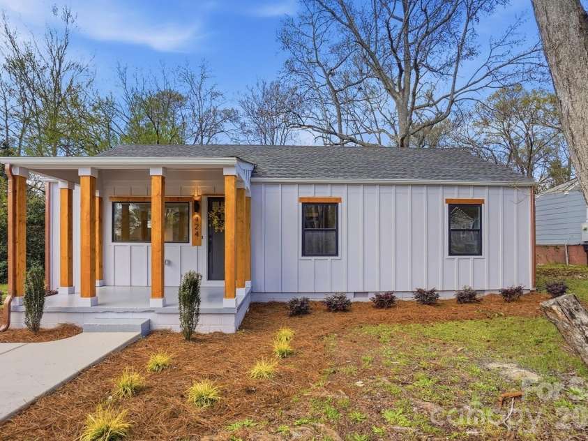 424 Keels Avenue, Rock Hill, SC 29730.  MLS# CAR4358649, YatesRealty ID 5119. 