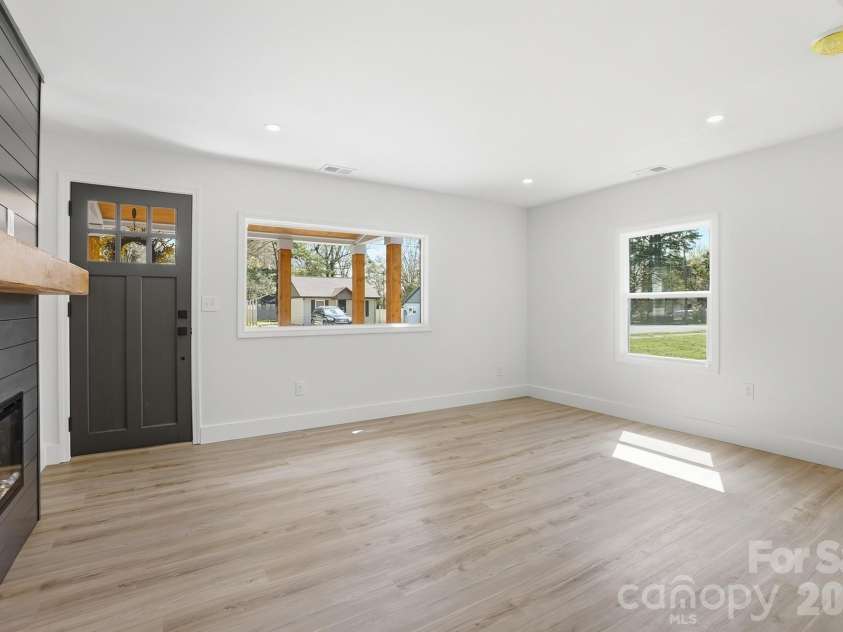 424 Keels Avenue, Rock Hill, SC 29730.  MLS# CAR4358649, YatesRealty ID 5119. 