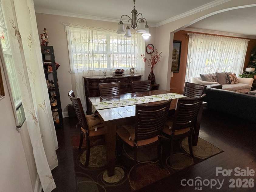 818 Hillcrest Avenue, Gastonia, NC 28052.  MLS# CAR4424650, YatesRealty ID 51192. DINING ROOM
