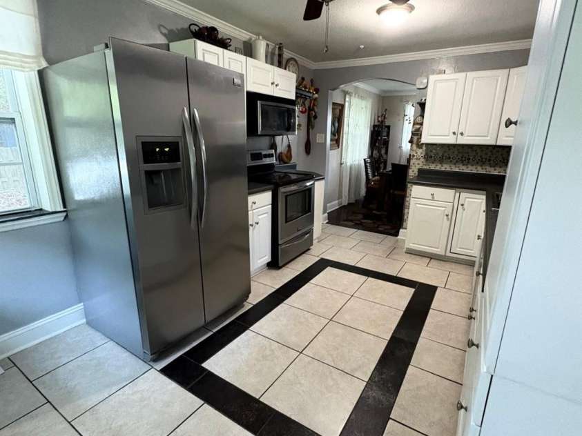 818 Hillcrest Avenue, Gastonia, NC 28052.  MLS# CAR4424650, YatesRealty ID 51192. KITCHEN ENTRANCE