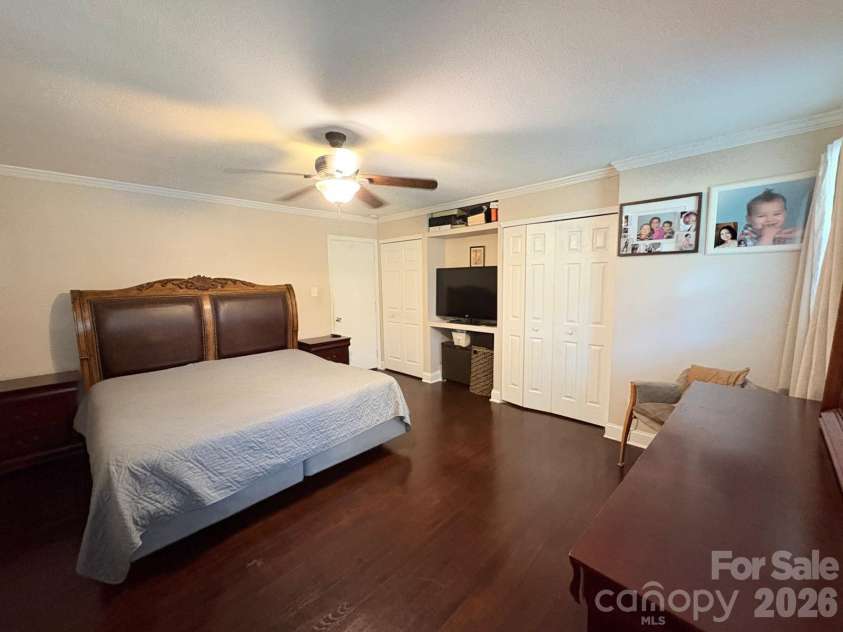 818 Hillcrest Avenue, Gastonia, NC 28052.  MLS# CAR4424650, YatesRealty ID 51192. MAIN ROOM