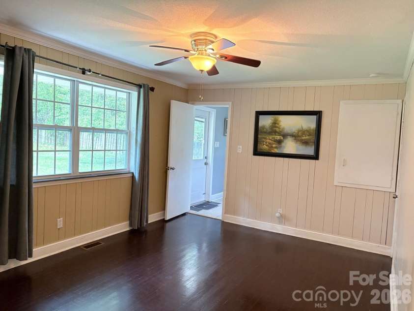 818 Hillcrest Avenue, Gastonia, NC 28052.  MLS# CAR4424650, YatesRealty ID 51192. THIRD ROOM AND ITS DOOR TO KITCHEN