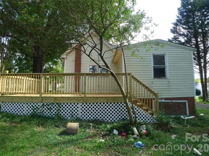 161 Center Street, Cooleemee, NC 27014.  MLS# CAR4425308, YatesRealty ID 51193. 