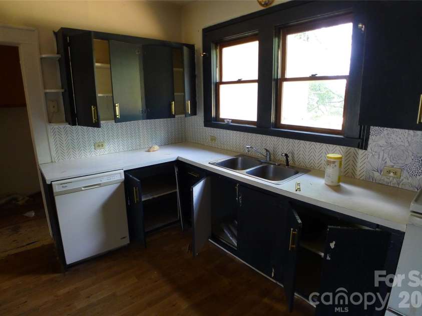161 Center Street, Cooleemee, NC 27014.  MLS# CAR4425308, YatesRealty ID 51193. 