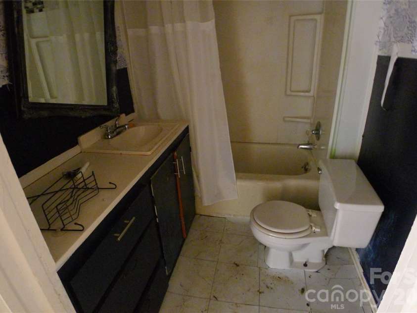 161 Center Street, Cooleemee, NC 27014.  MLS# CAR4425308, YatesRealty ID 51193. 