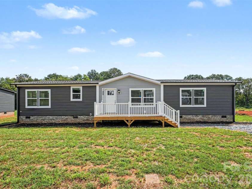 807 EagleView Lane, Lawndale, NC 28090.  MLS# CAR4424915, YatesRealty ID 51195. 