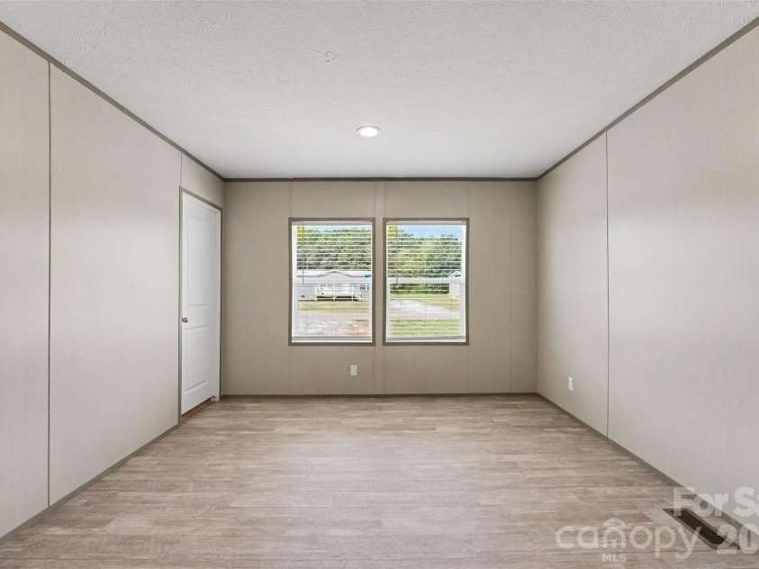 807 EagleView Lane, Lawndale, NC 28090.  MLS# CAR4424915, YatesRealty ID 51195. 