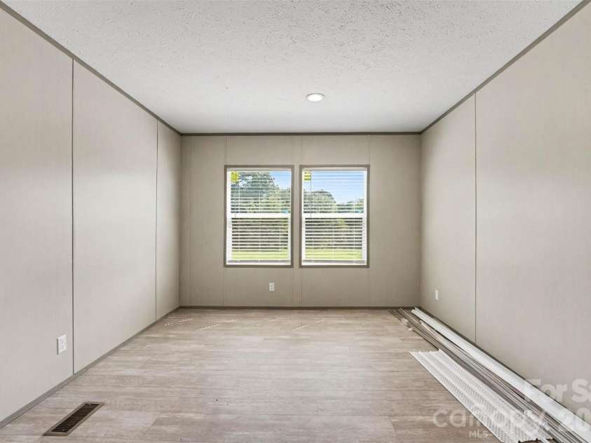 807 EagleView Lane, Lawndale, NC 28090.  MLS# CAR4424915, YatesRealty ID 51195. 