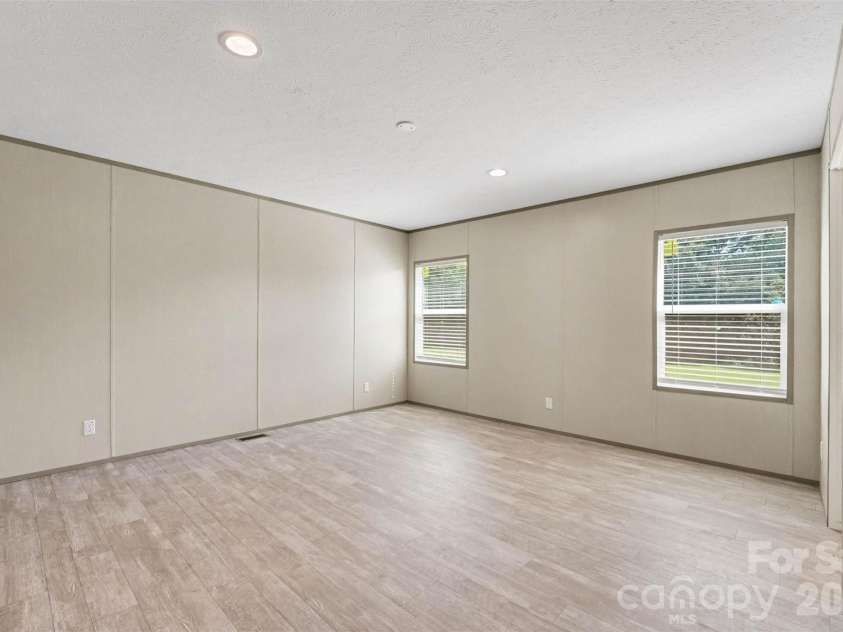 807 EagleView Lane, Lawndale, NC 28090.  MLS# CAR4424915, YatesRealty ID 51195. 