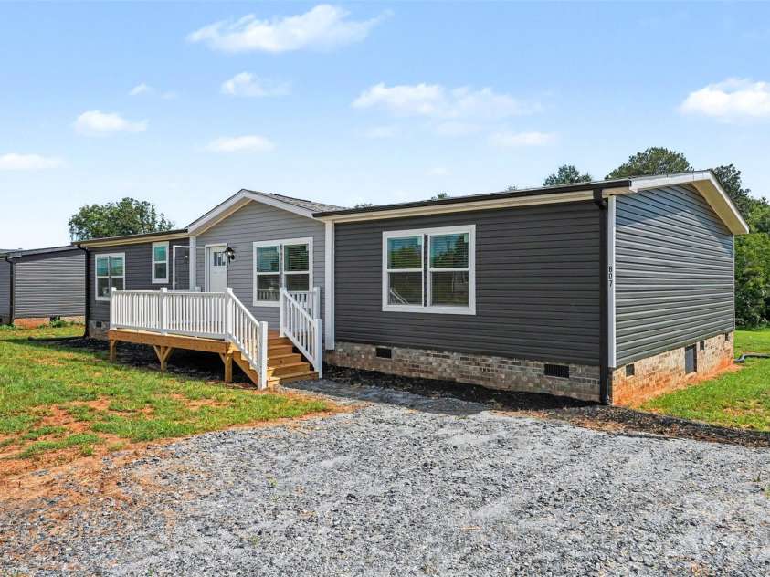 807 EagleView Lane, Lawndale, NC 28090.  MLS# CAR4424915, YatesRealty ID 51195. 