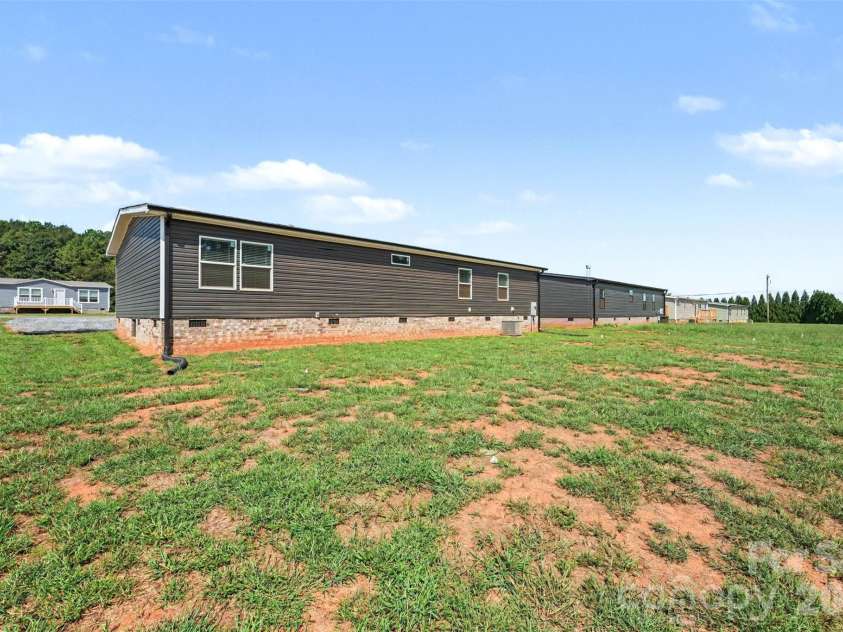 807 EagleView Lane, Lawndale, NC 28090.  MLS# CAR4424915, YatesRealty ID 51195. 