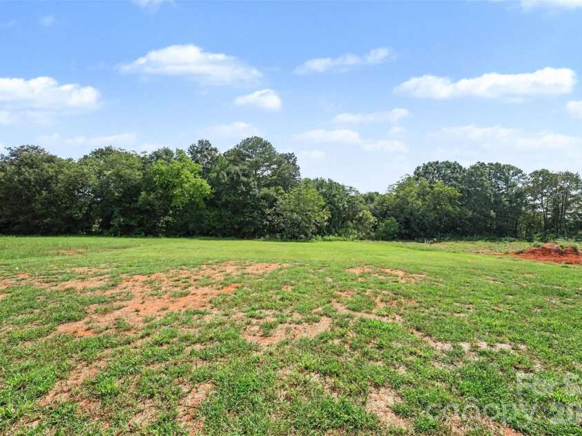 807 EagleView Lane, Lawndale, NC 28090.  MLS# CAR4424915, YatesRealty ID 51195. 