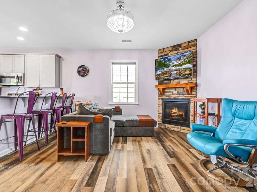 91 Cardwell Lane, Fletcher, NC 28732.  MLS# CAR4425132, YatesRealty ID 51196. 