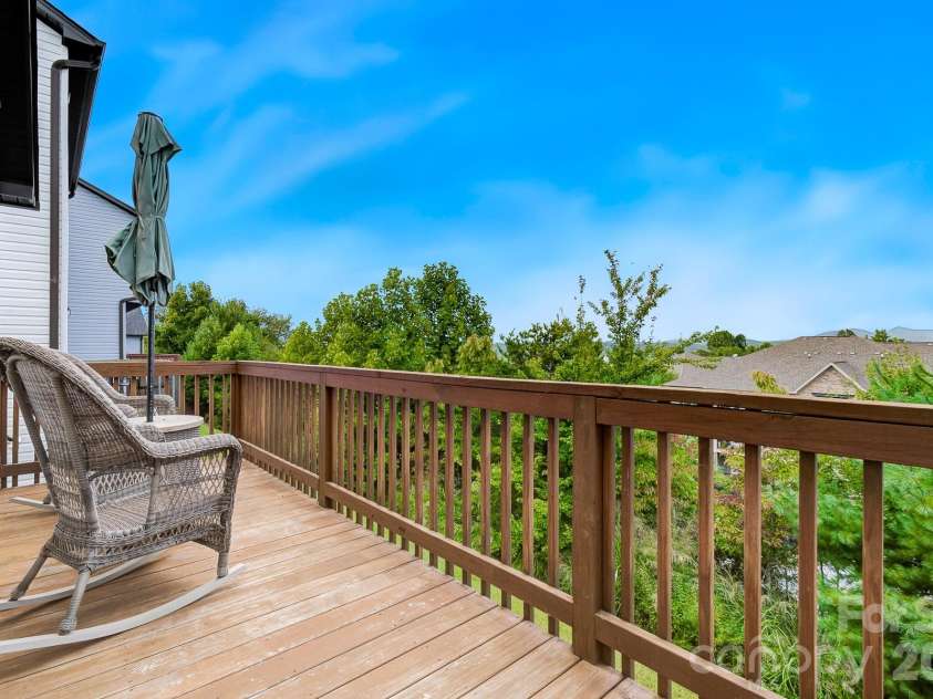 91 Cardwell Lane, Fletcher, NC 28732.  MLS# CAR4425132, YatesRealty ID 51196. 