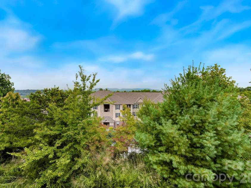 91 Cardwell Lane, Fletcher, NC 28732.  MLS# CAR4425132, YatesRealty ID 51196. 