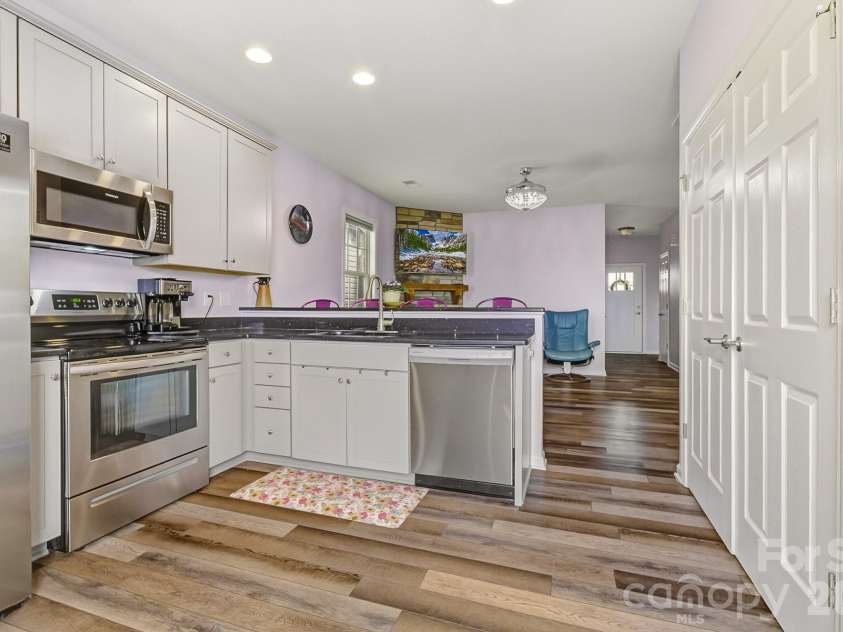 91 Cardwell Lane, Fletcher, NC 28732.  MLS# CAR4425132, YatesRealty ID 51196. 