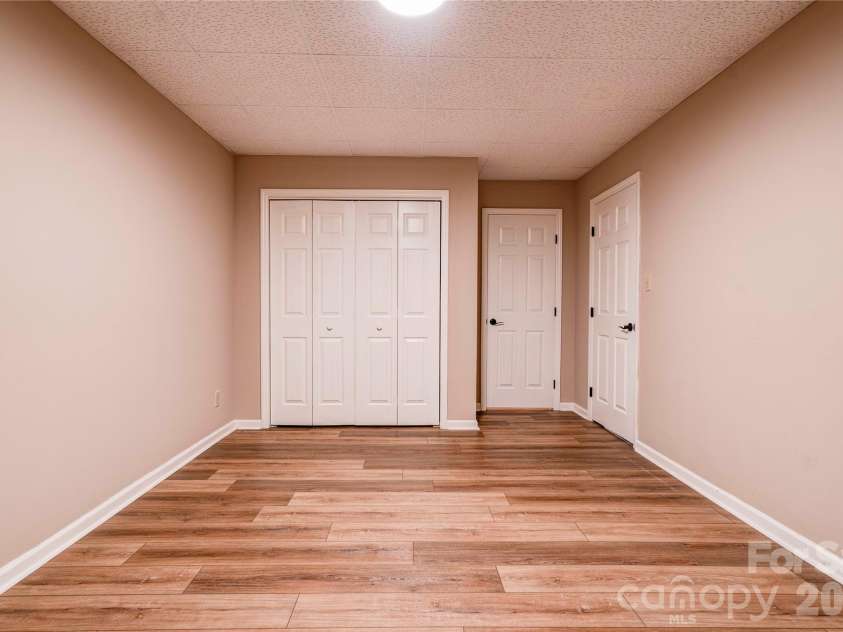 1808 Arbor Way Drive, Shelby, NC 28150.  MLS# CAR4425151, YatesRealty ID 51197. Basement Bonus w/ Closet