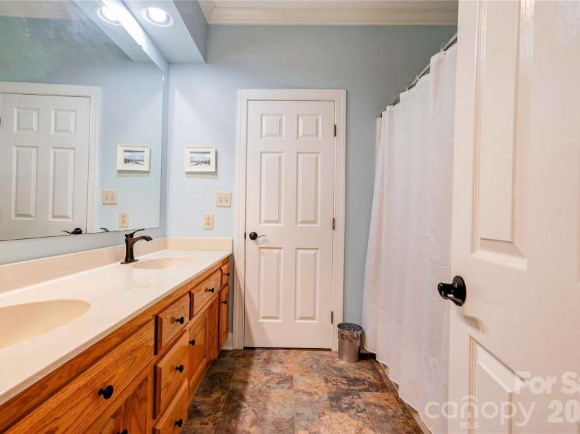 1808 Arbor Way Drive, Shelby, NC 28150.  MLS# CAR4425151, YatesRealty ID 51197. Bathroom2