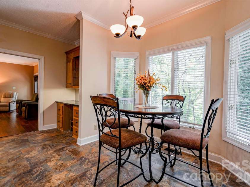 1808 Arbor Way Drive, Shelby, NC 28150.  MLS# CAR4425151, YatesRealty ID 51197. Breakfast Room