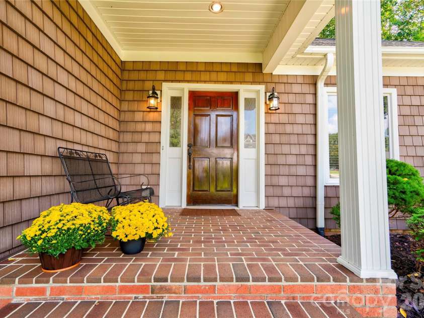 1808 Arbor Way Drive, Shelby, NC 28150.  MLS# CAR4425151, YatesRealty ID 51197. Covered Front Porch