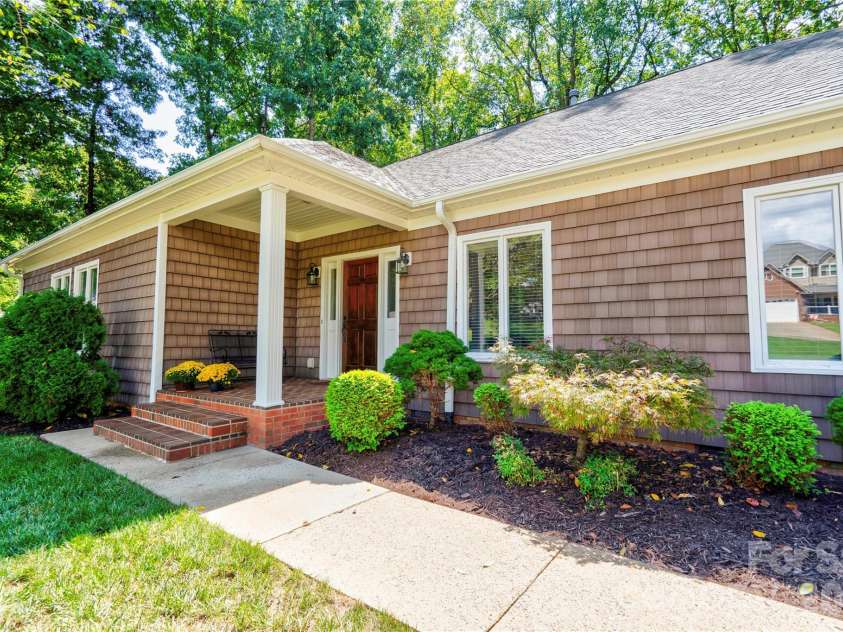 1808 Arbor Way Drive, Shelby, NC 28150.  MLS# CAR4425151, YatesRealty ID 51197. Covered Front Porch