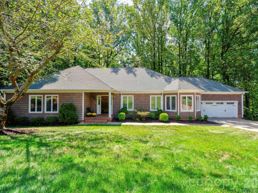 1808 Arbor Way Drive, Shelby, NC 28150.  MLS# CAR4425151, YatesRealty ID 51197. Front