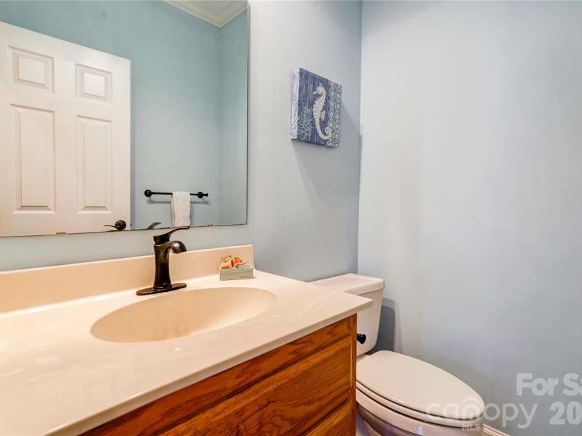 1808 Arbor Way Drive, Shelby, NC 28150.  MLS# CAR4425151, YatesRealty ID 51197. Half Bath