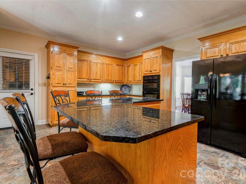 1808 Arbor Way Drive, Shelby, NC 28150.  MLS# CAR4425151, YatesRealty ID 51197. Kitchen