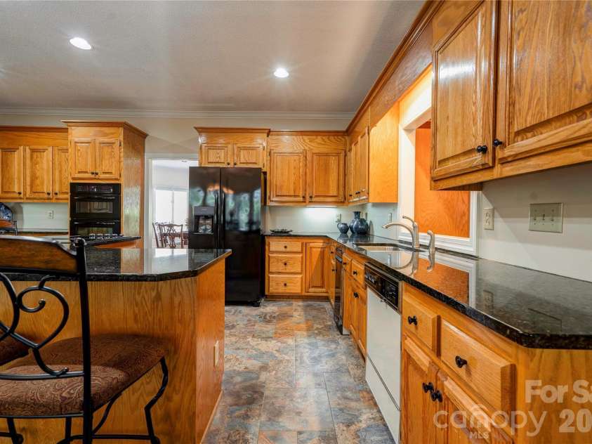 1808 Arbor Way Drive, Shelby, NC 28150.  MLS# CAR4425151, YatesRealty ID 51197. Kitchen
