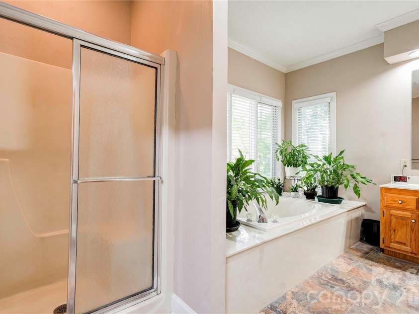 1808 Arbor Way Drive, Shelby, NC 28150.  MLS# CAR4425151, YatesRealty ID 51197. Primary Bathroom