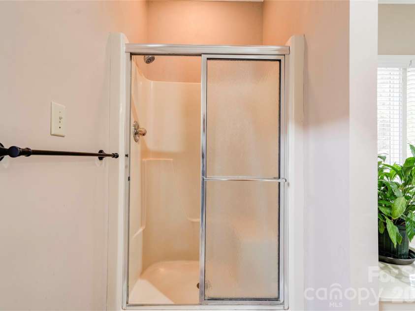 1808 Arbor Way Drive, Shelby, NC 28150.  MLS# CAR4425151, YatesRealty ID 51197. Primary Bathroom