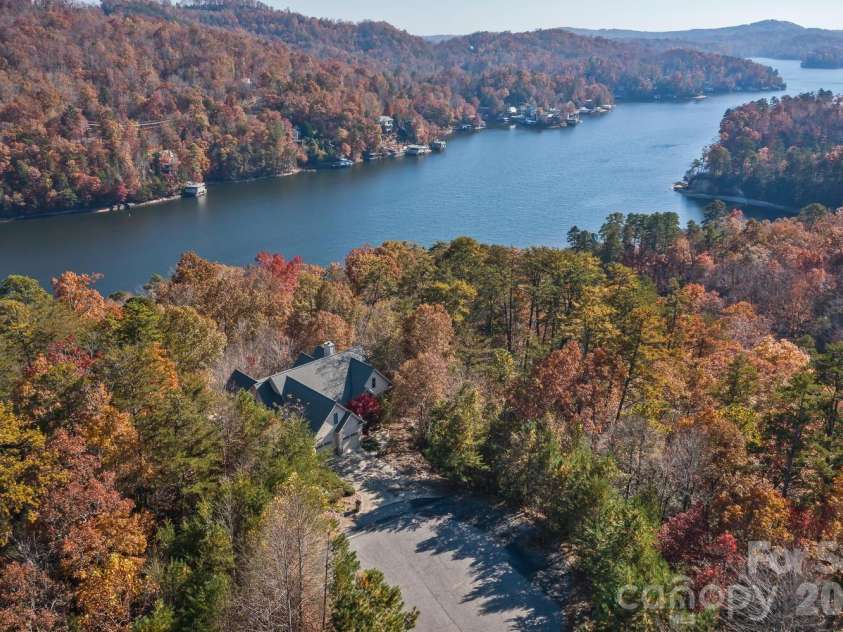 224 Highland Heights, Lake Lure, NC 28746.  MLS# CAR4423316, YatesRealty ID 51198. 