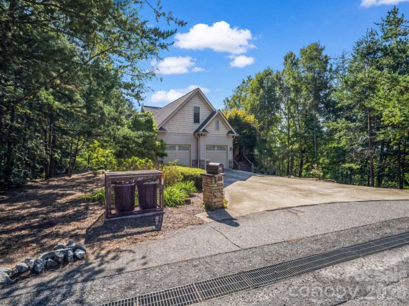 224 Highland Heights, Lake Lure, NC 28746.  MLS# CAR4423316, YatesRealty ID 51198. 