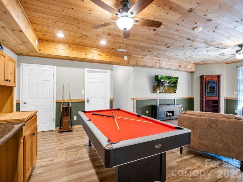 224 Highland Heights, Lake Lure, NC 28746.  MLS# CAR4423316, YatesRealty ID 51198. 