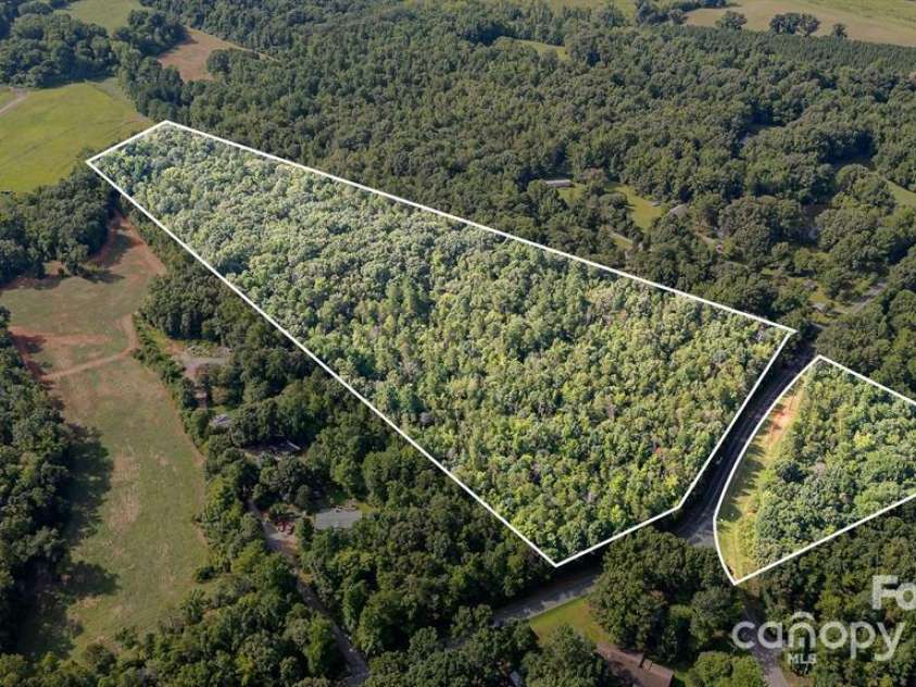 1005 Cane Manor Court, Waxhaw, NC 28173.  MLS# CAR4319462, YatesRealty ID 512. 