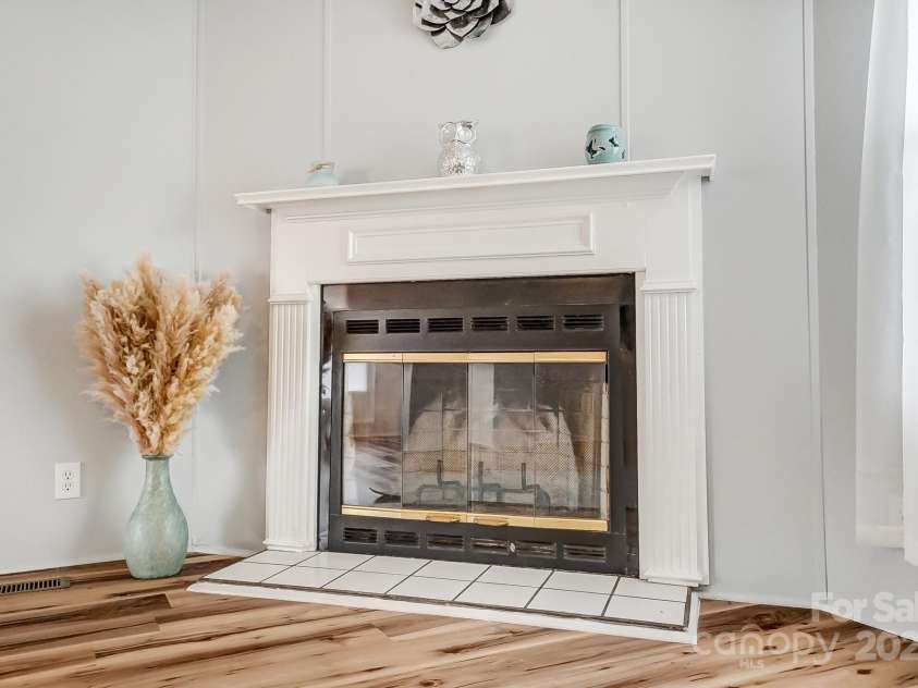 405 Briarwood Court, Mount Holly, NC 28120.  MLS# CAR4237415, YatesRealty ID 5120. 