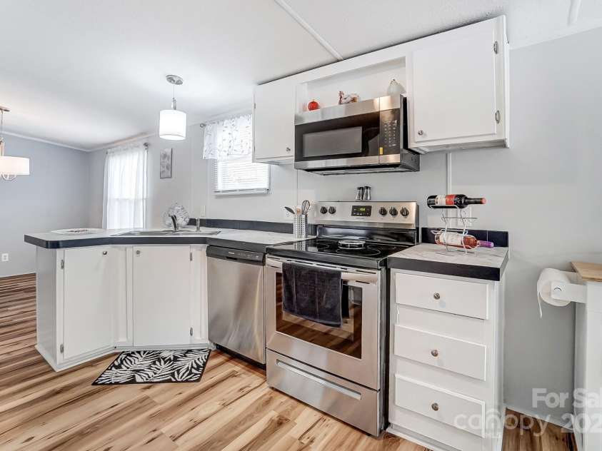 405 Briarwood Court, Mount Holly, NC 28120.  MLS# CAR4237415, YatesRealty ID 5120. 