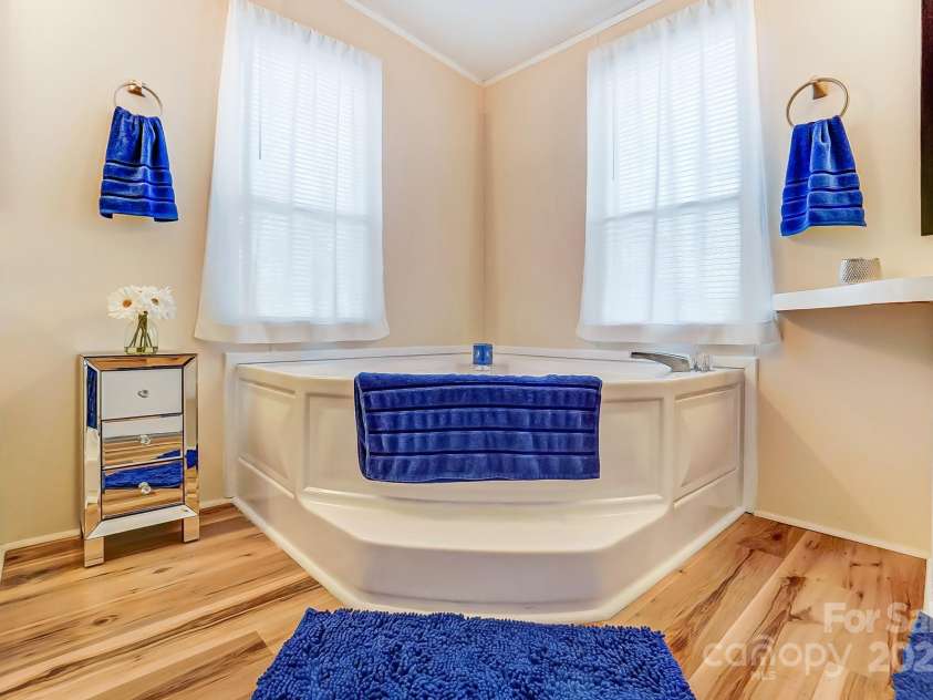 405 Briarwood Court, Mount Holly, NC 28120.  MLS# CAR4237415, YatesRealty ID 5120. 