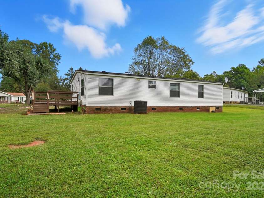 405 Briarwood Court, Mount Holly, NC 28120.  MLS# CAR4237415, YatesRealty ID 5120. 